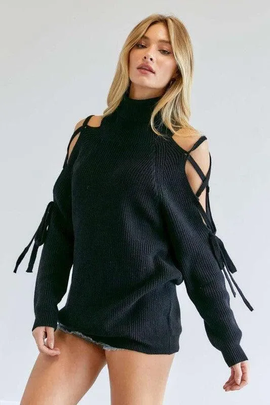 Davi & Dani Solid Turtleneck Cutout Long Sleeve Sweater