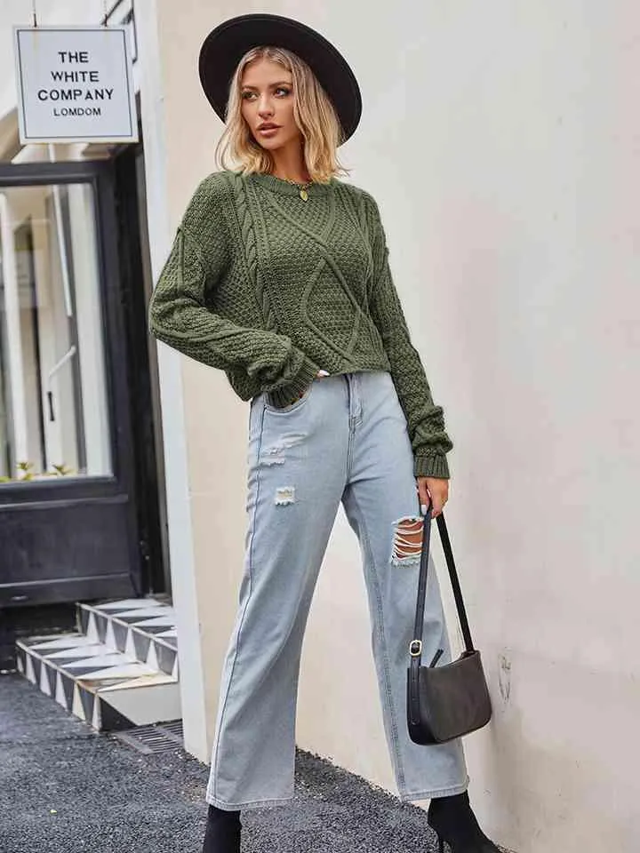 Insulated And Stylish Crew Neck Cable-Knit Sweater