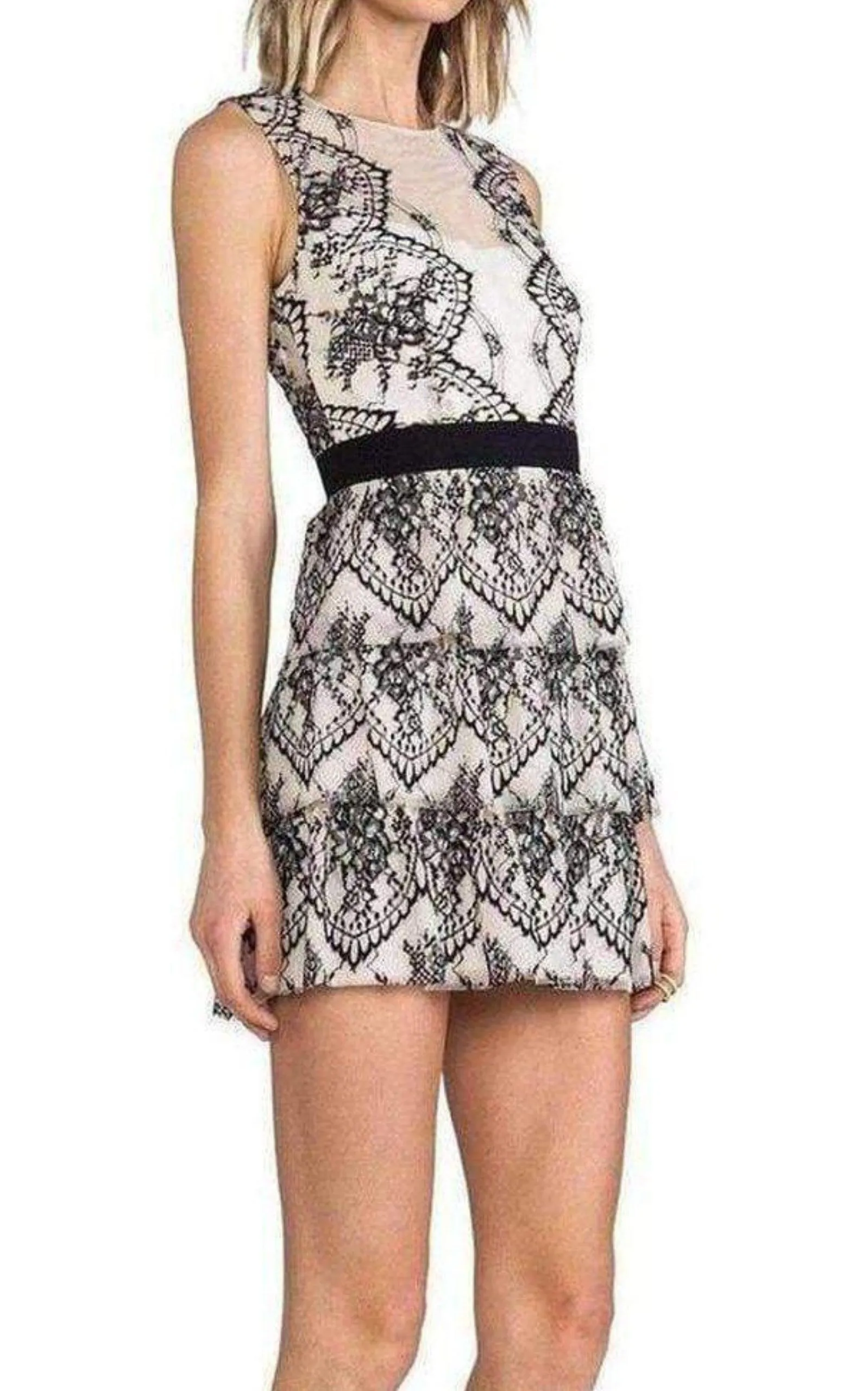 Sleeveless Scalloped Lace Dress